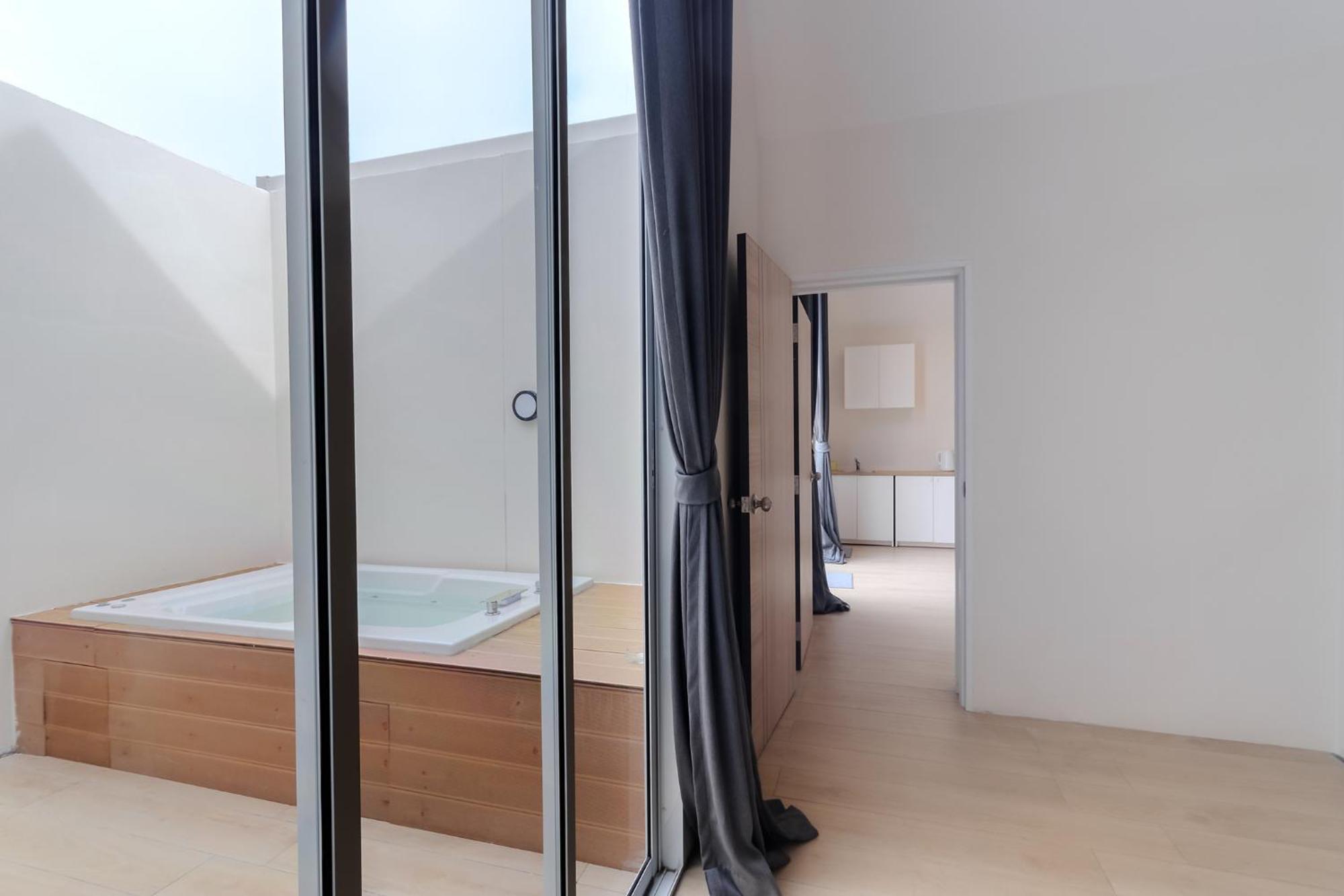 Nidhra นิทรา Apartment Ban Lat Krachaeng Exterior photo